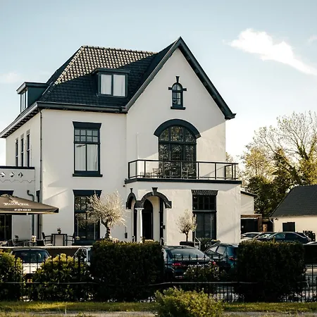 Elzenhagen Hotell 4*